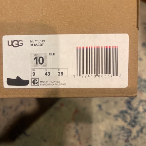 Ugg Men’s size 10 slippers black